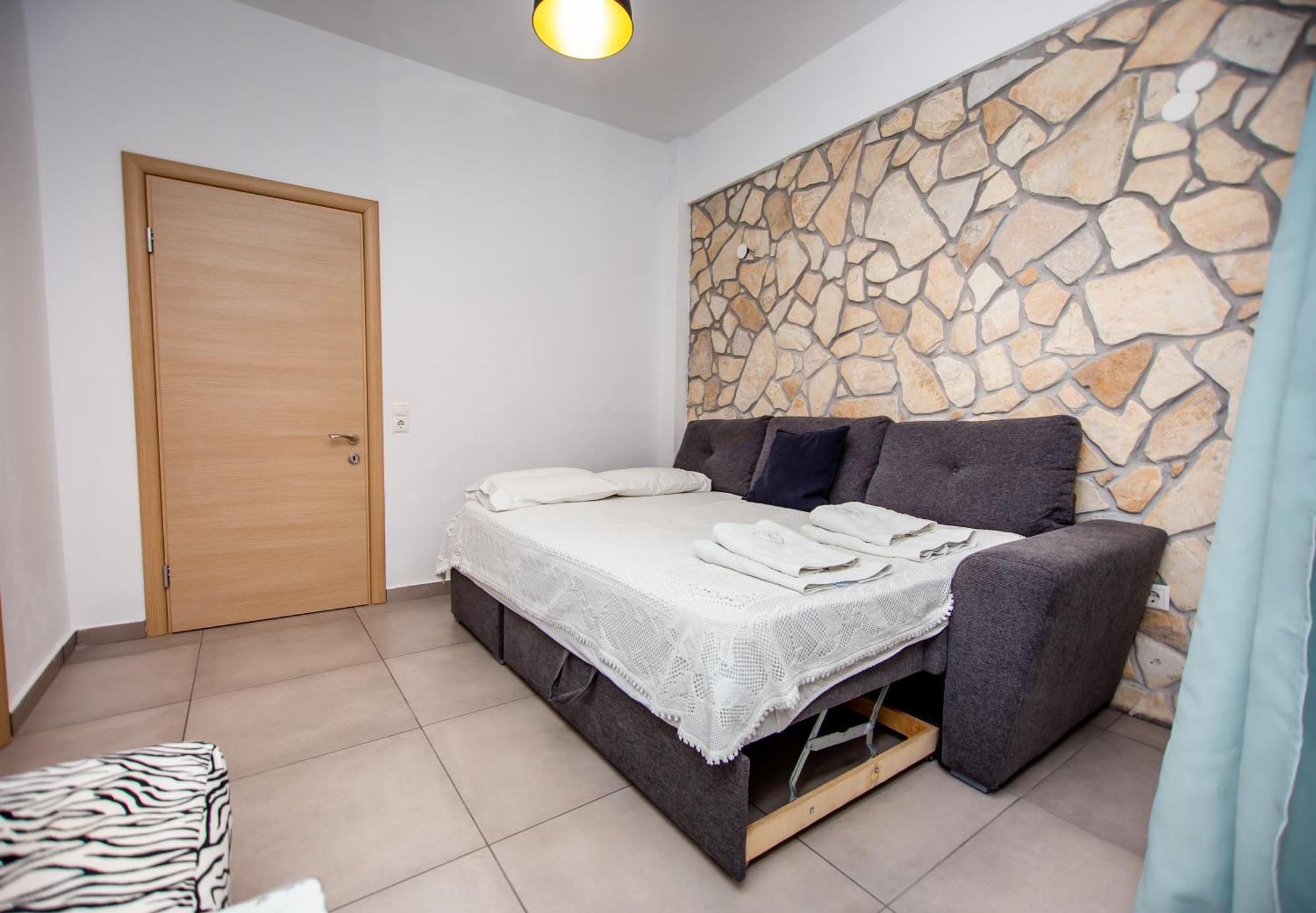 T H E BERLIN Studios&Apartments Apartment Antonios Vrasná Exterior foto